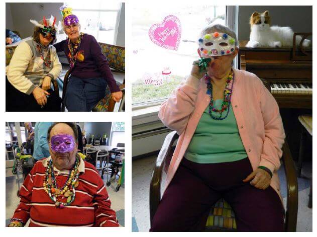 Showing off their masks are Woodcrest Commons residents Roseanne Bourne, Joanne Hackett, Bill Hecht and Shirley Merton