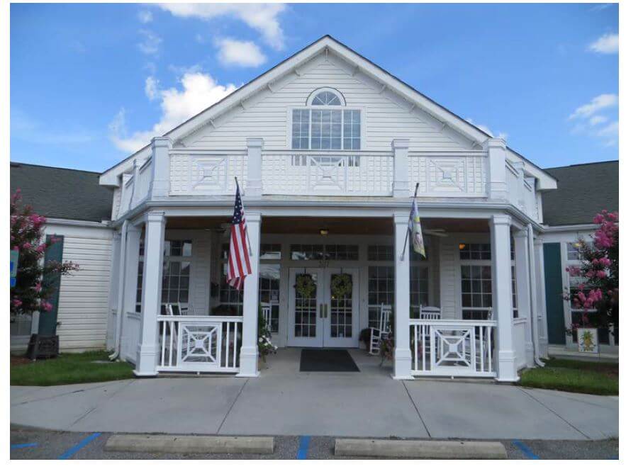 Exterior photo of the Pee Dee Gardens Assisted Living Community in Florence, SC